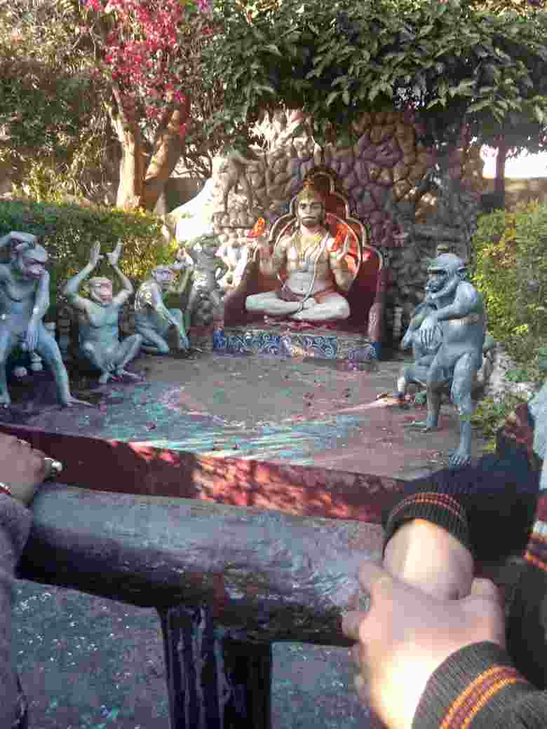 hanuman ji vanar sena anjani mata mandir mehandipur balaji मंदिर में हनुमान जी और वानर सेना